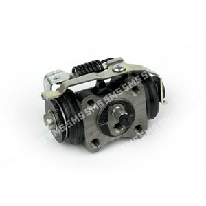 WHEEL CYLINDER RH Fr of Rr (With Disc Brake Front)